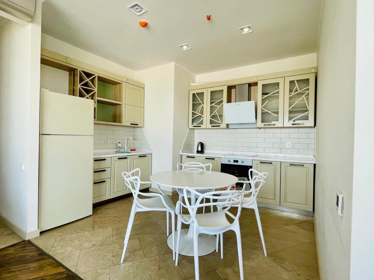 Balmaral Apart Hotel 바투미 외부 사진